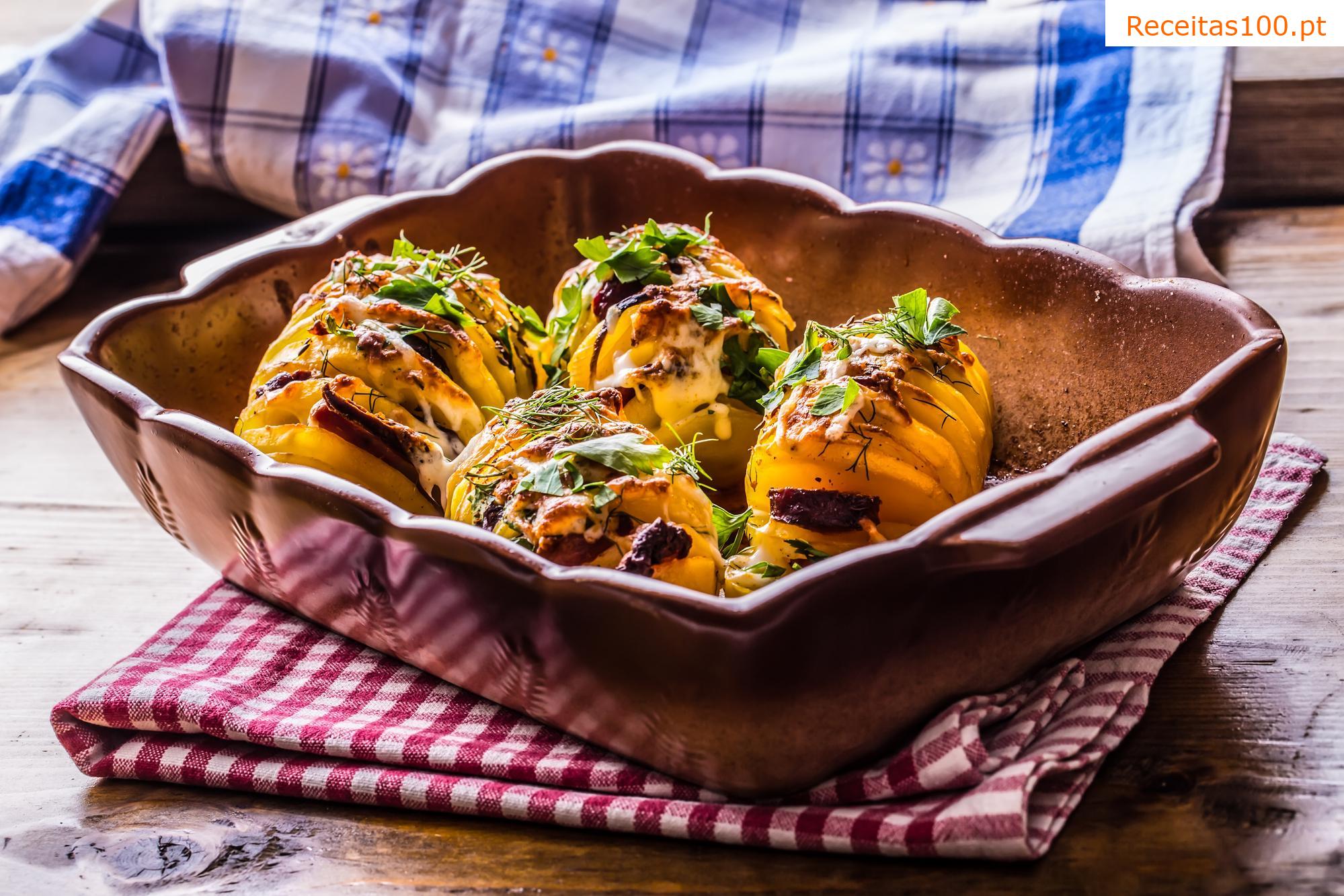 Batatas assadas com bacon