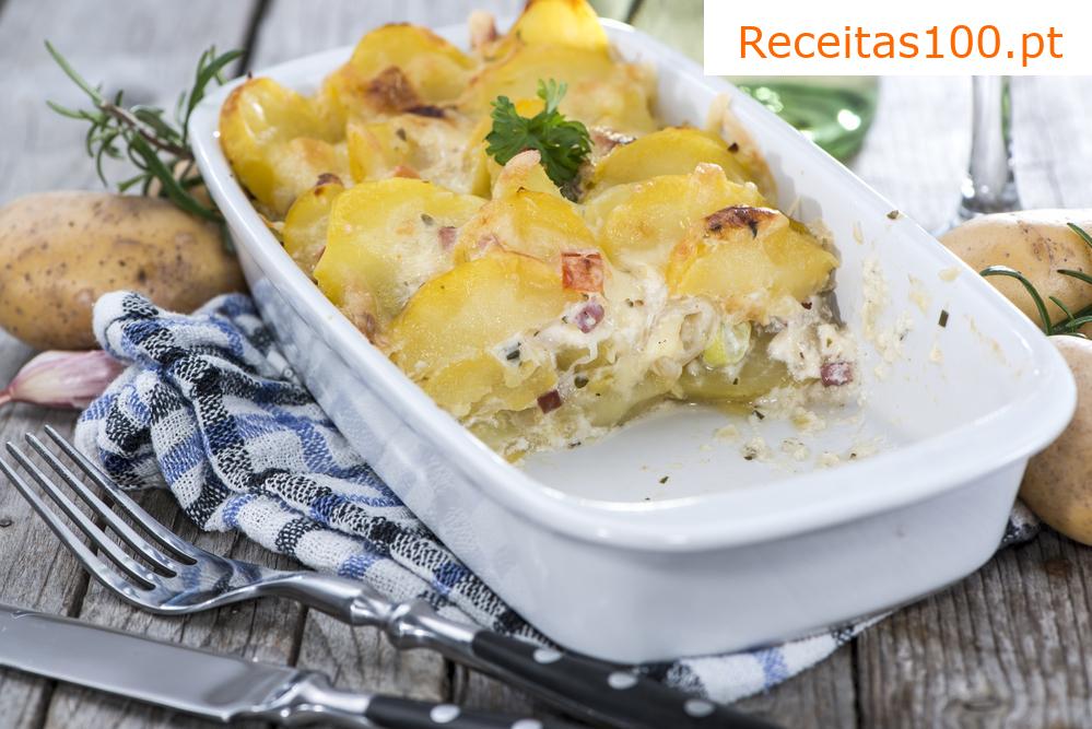 Batatas gratinadas à Dauphinoise