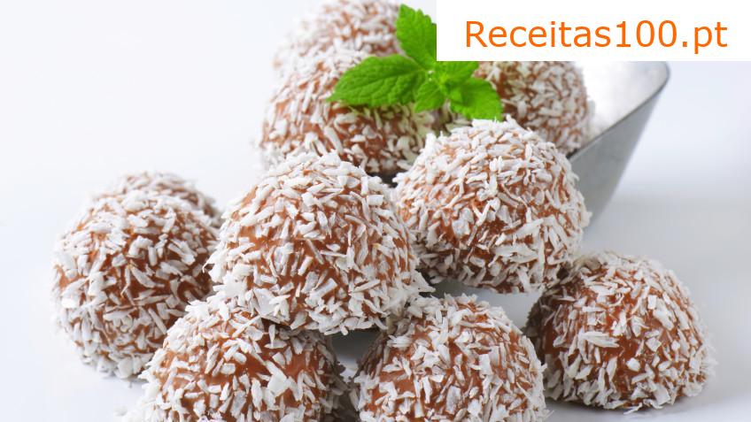 Bolinhas de rum com coco