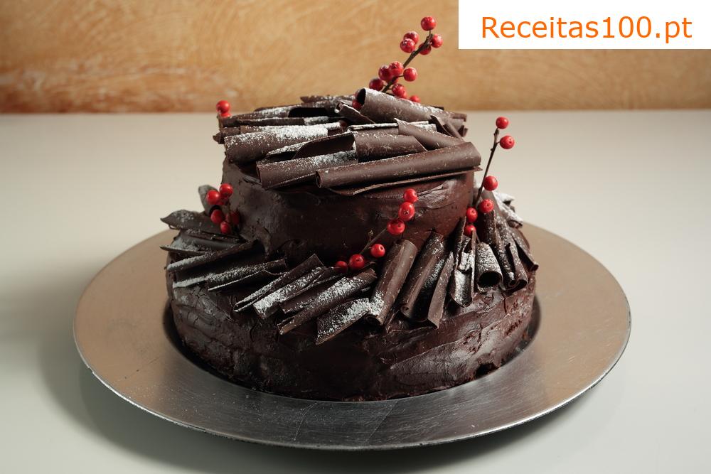 Bolo de chocolate simples