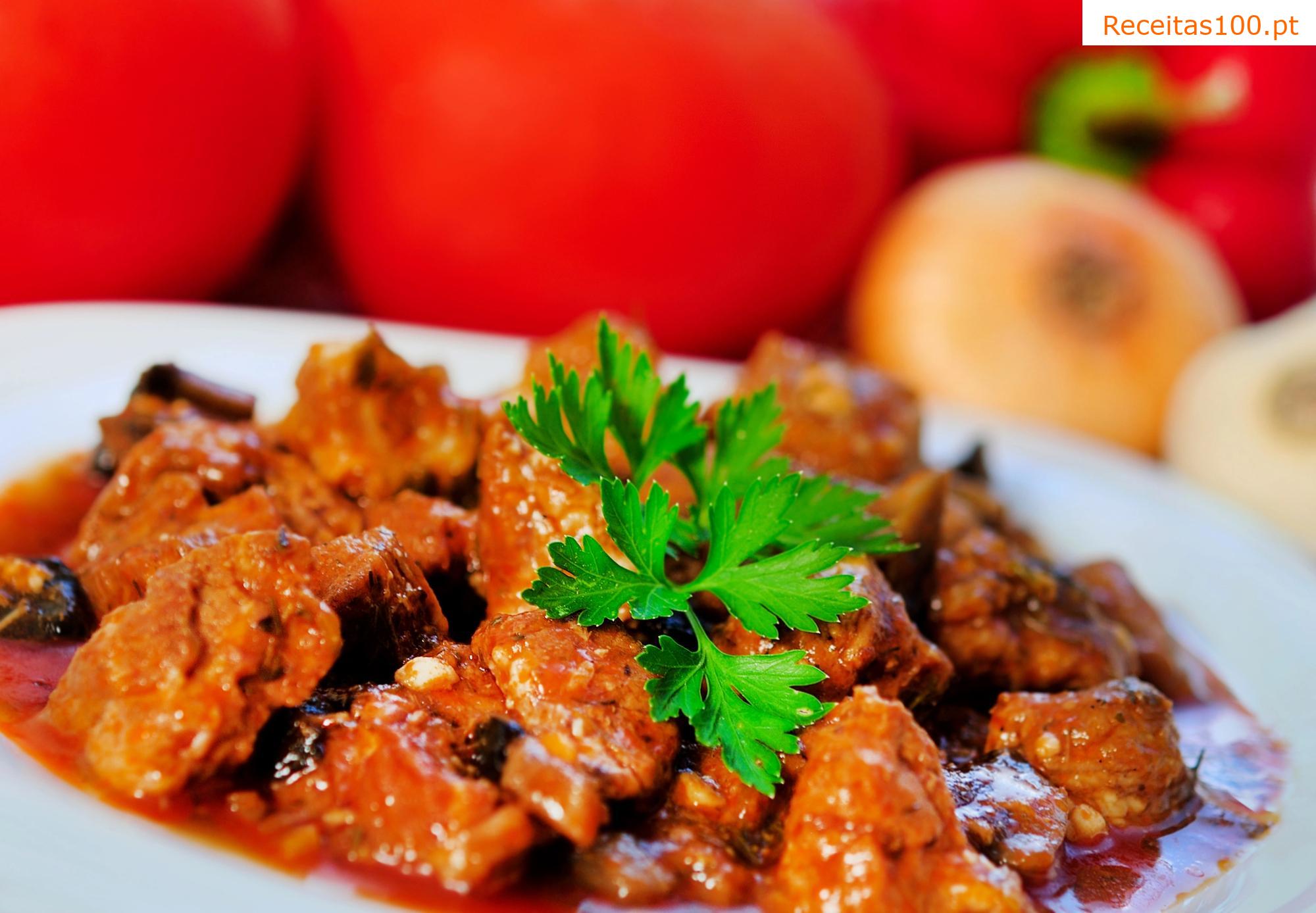 Carne de porco com chucrute e cerveja