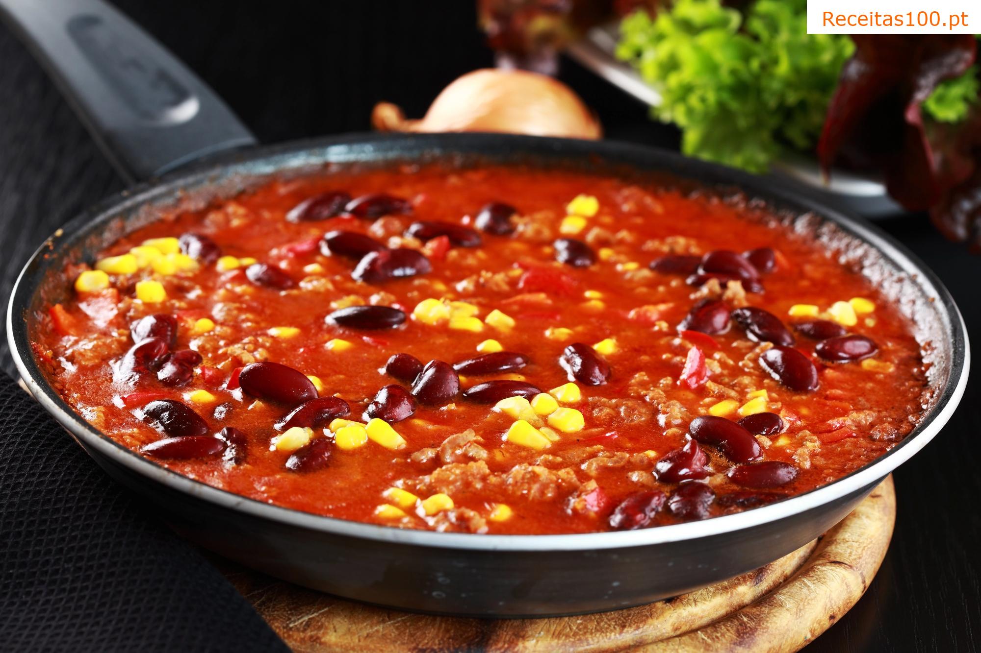 Chili (chilli) com carne