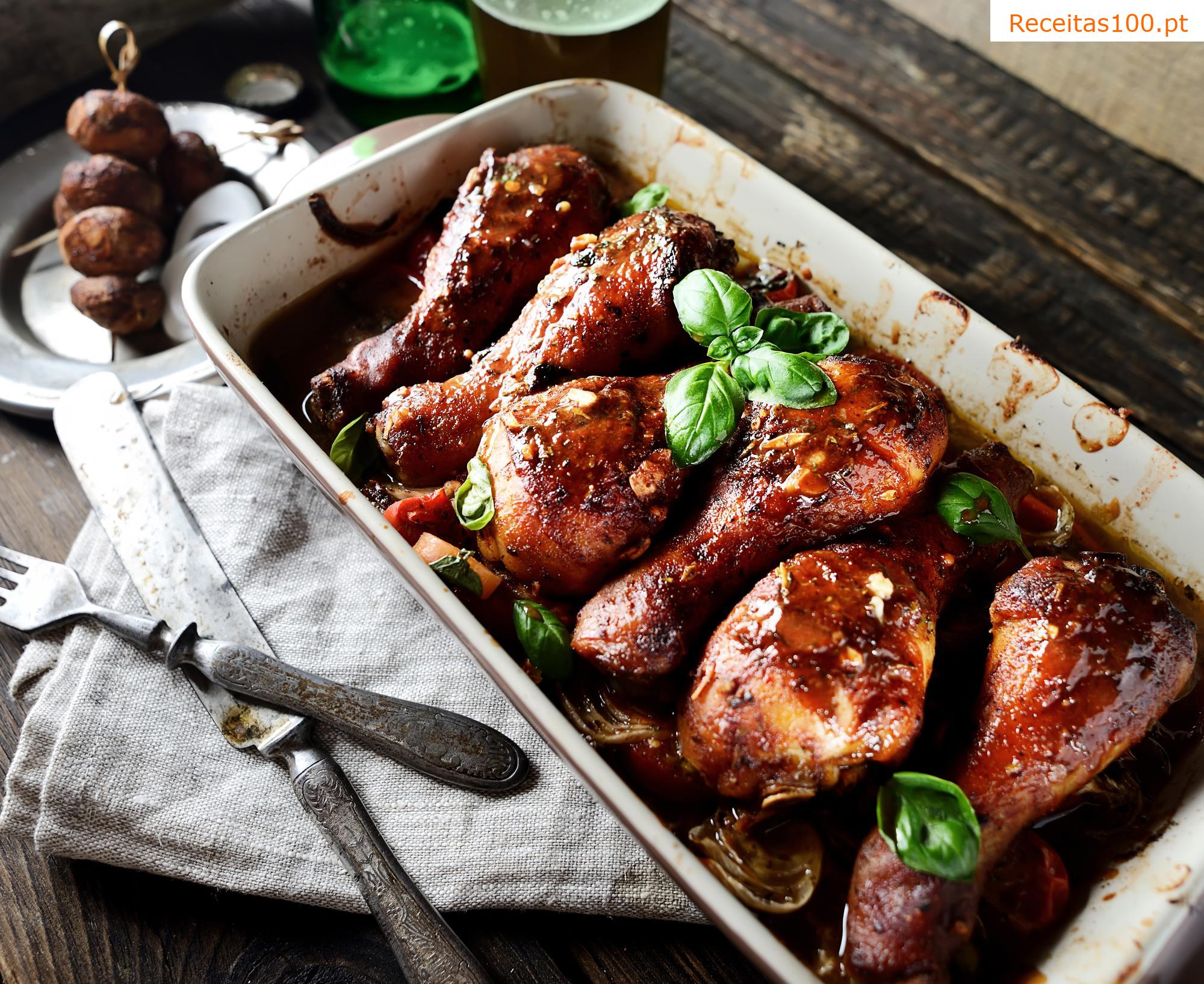 Coxas de frango com repolho.