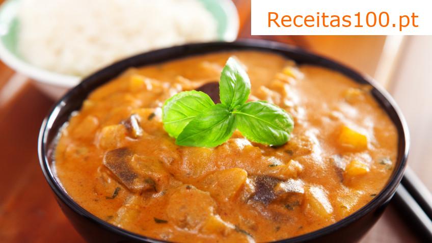 Curry de peixe com leite de coco