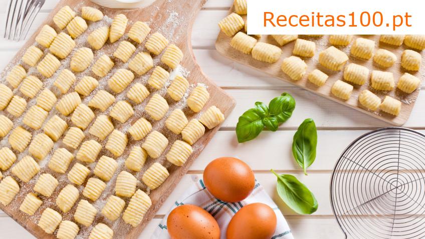 Gnocchi de batata com salsa