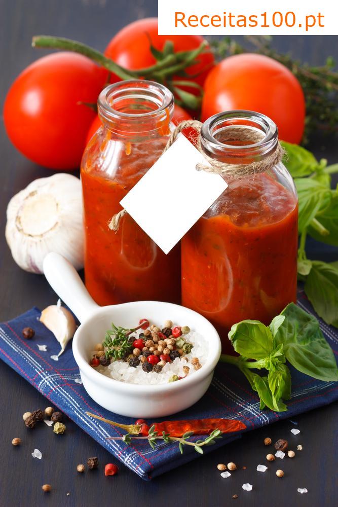 Molho de tomate com manjericão (Sugo di pomodoro al basilico)