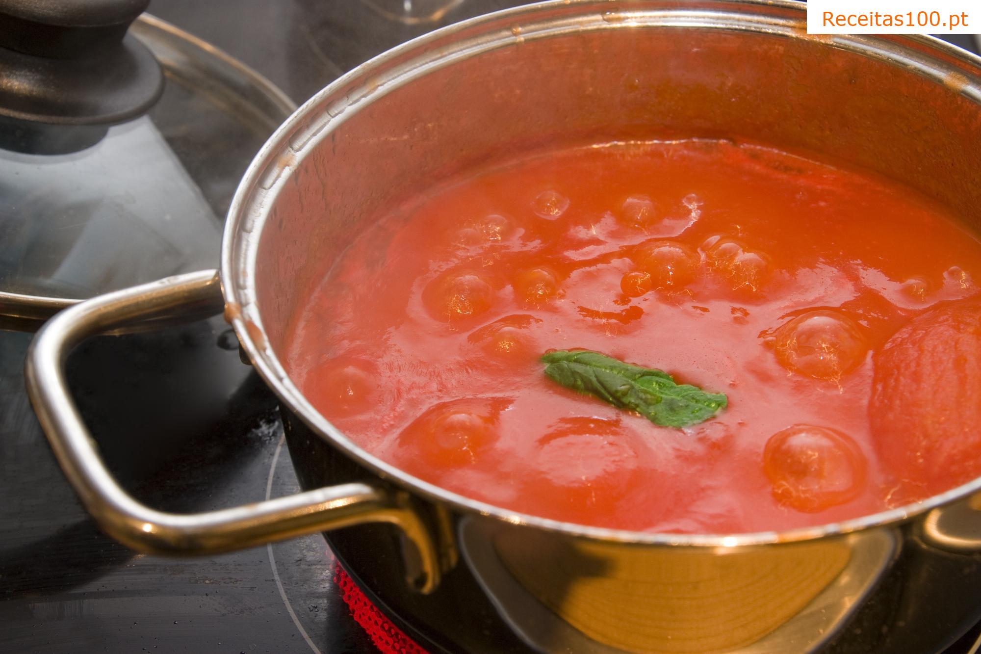 Molhos P e R (de salsicha, de cebolinha, de peixe picante, de tomate com creme e de tomate rápida)