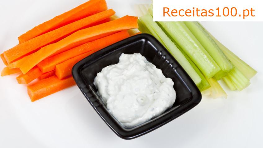 Panquecas de espinafre e queijo com dois molhos