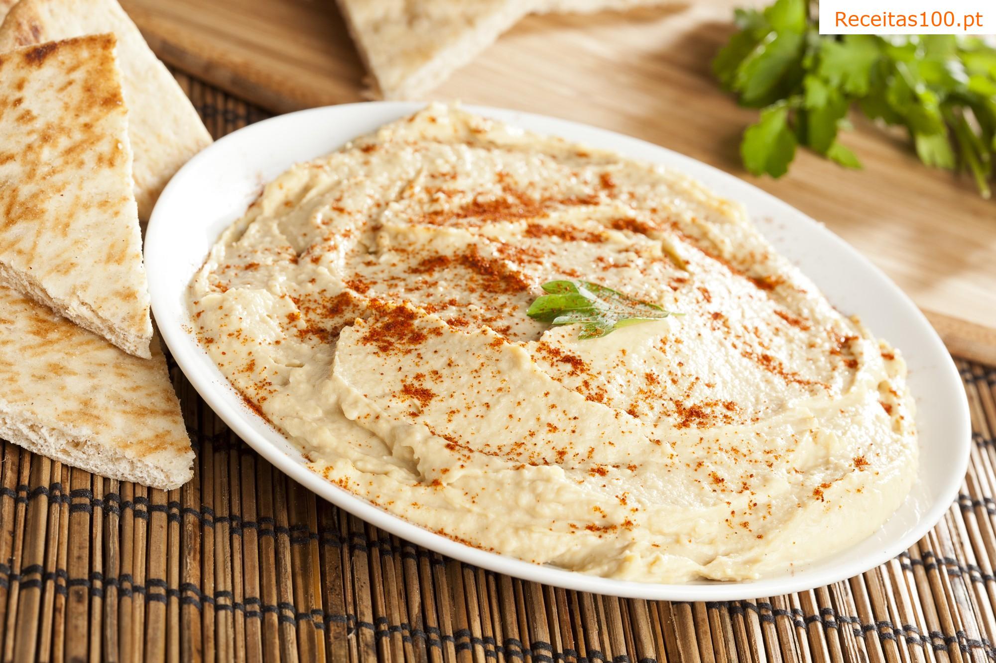 Pasta de grão-de-bico (hummus)