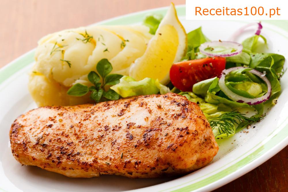 Peito de frango ao alho-poró