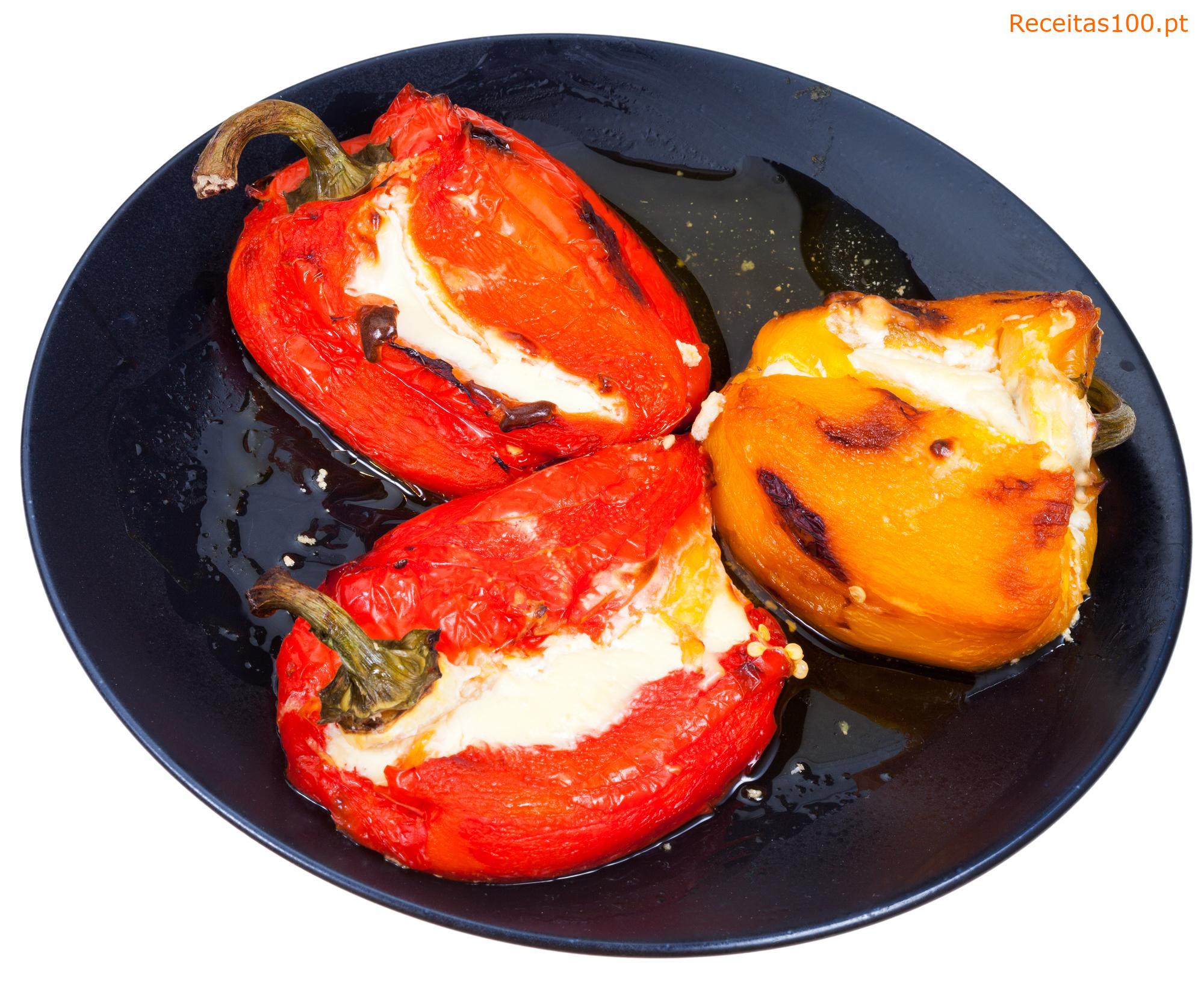 Pimentos recheados com queijo gorgonzola