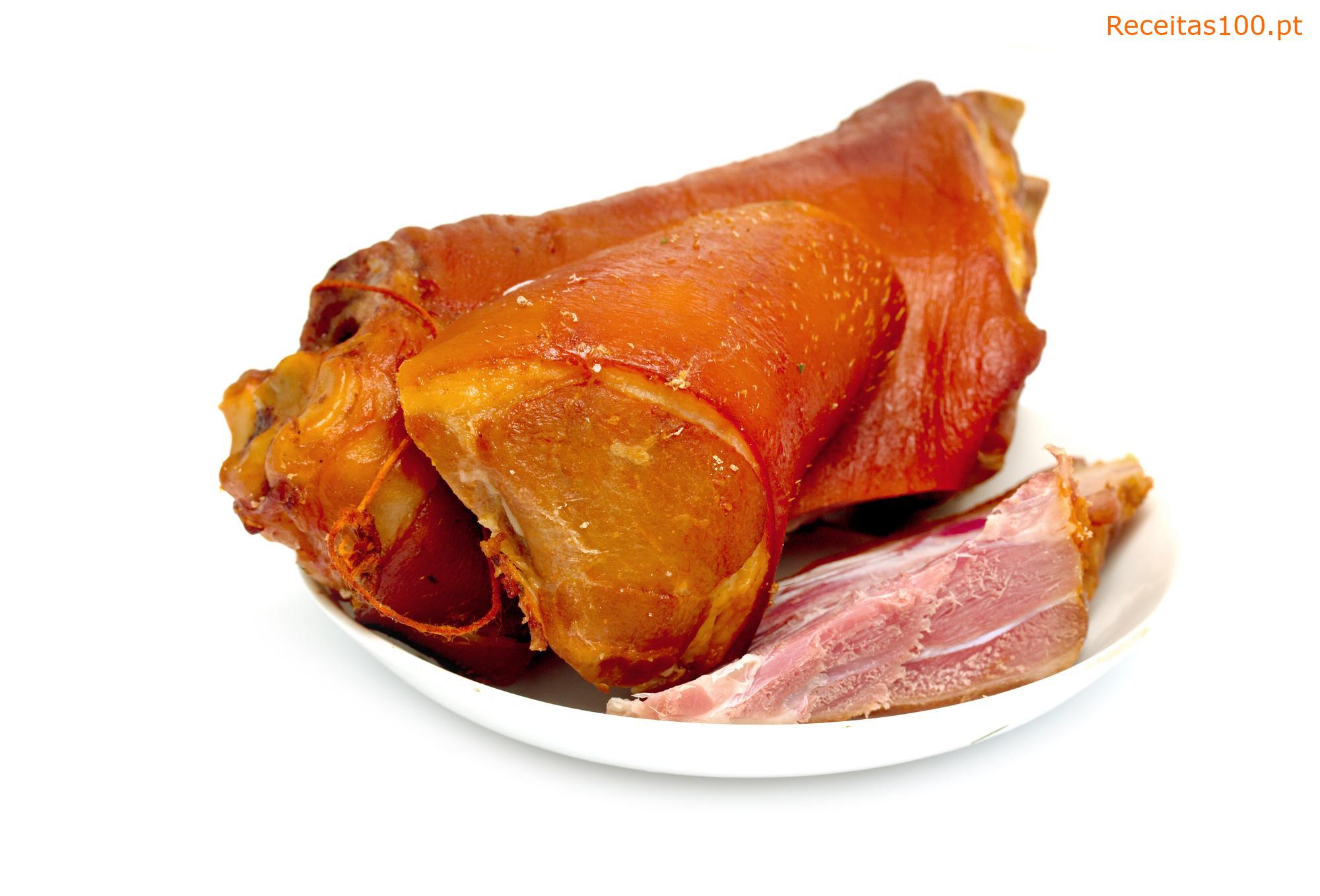 Purê de batata gratinado com frango defumado