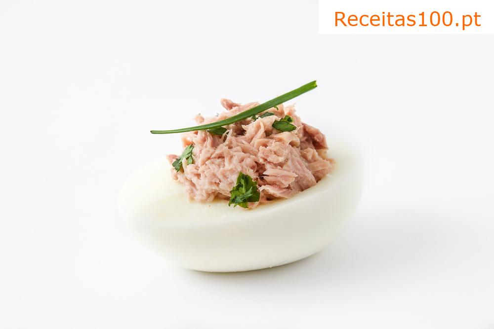 Salada com atum e ovos