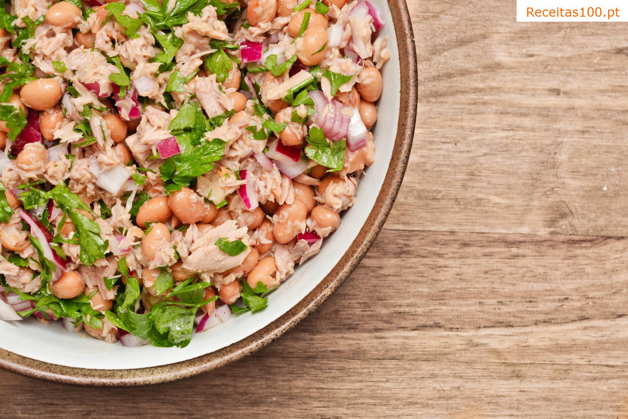 Salada de atum toscana com feijão
