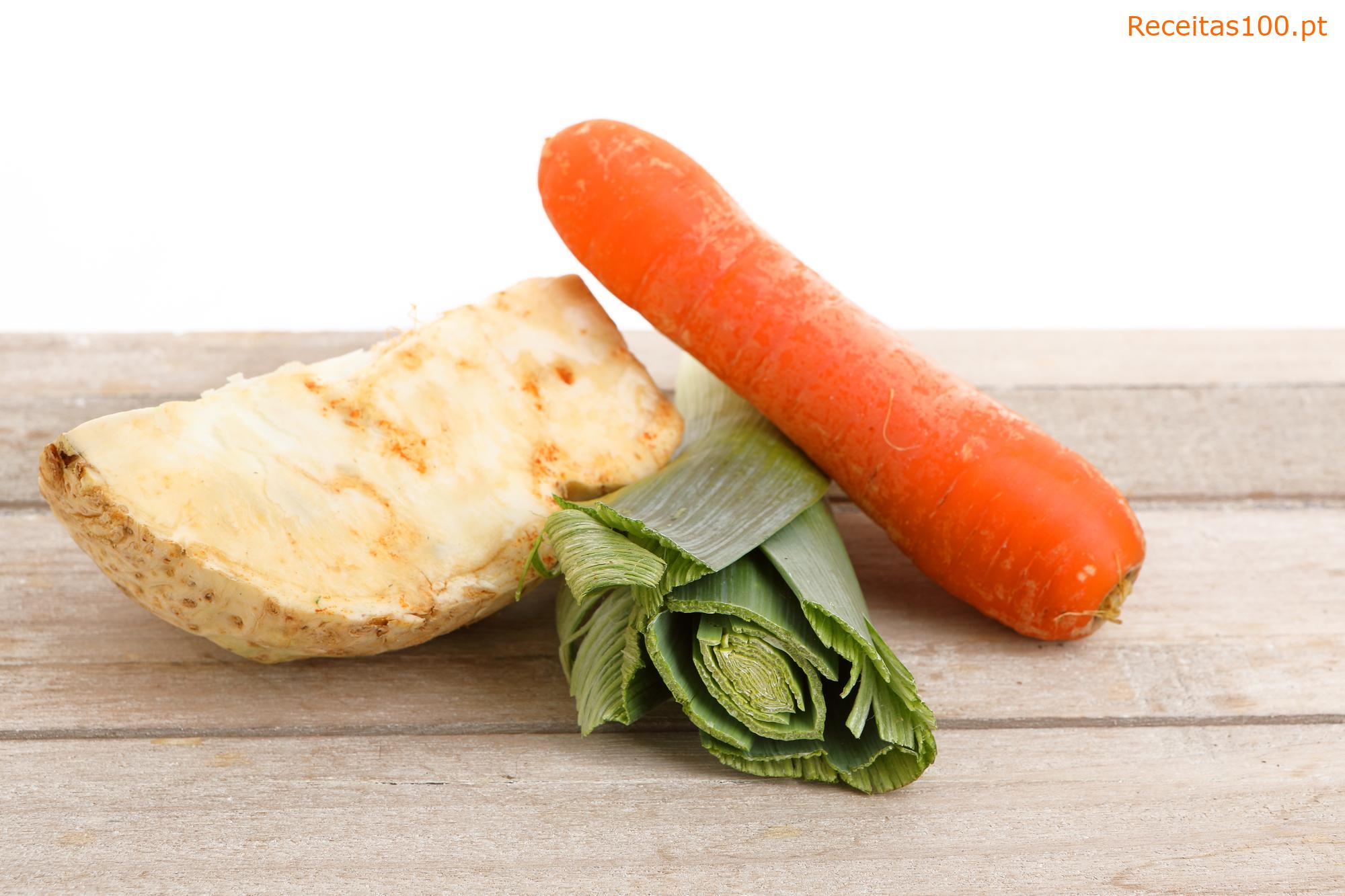 Salada de cenoura aromática