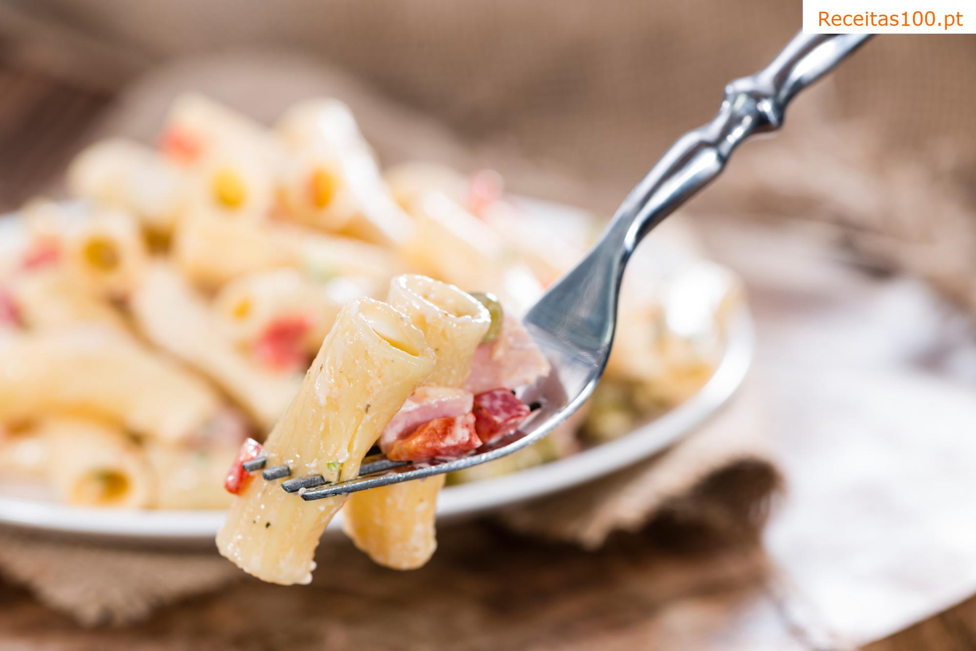 Salada de massa com legumes