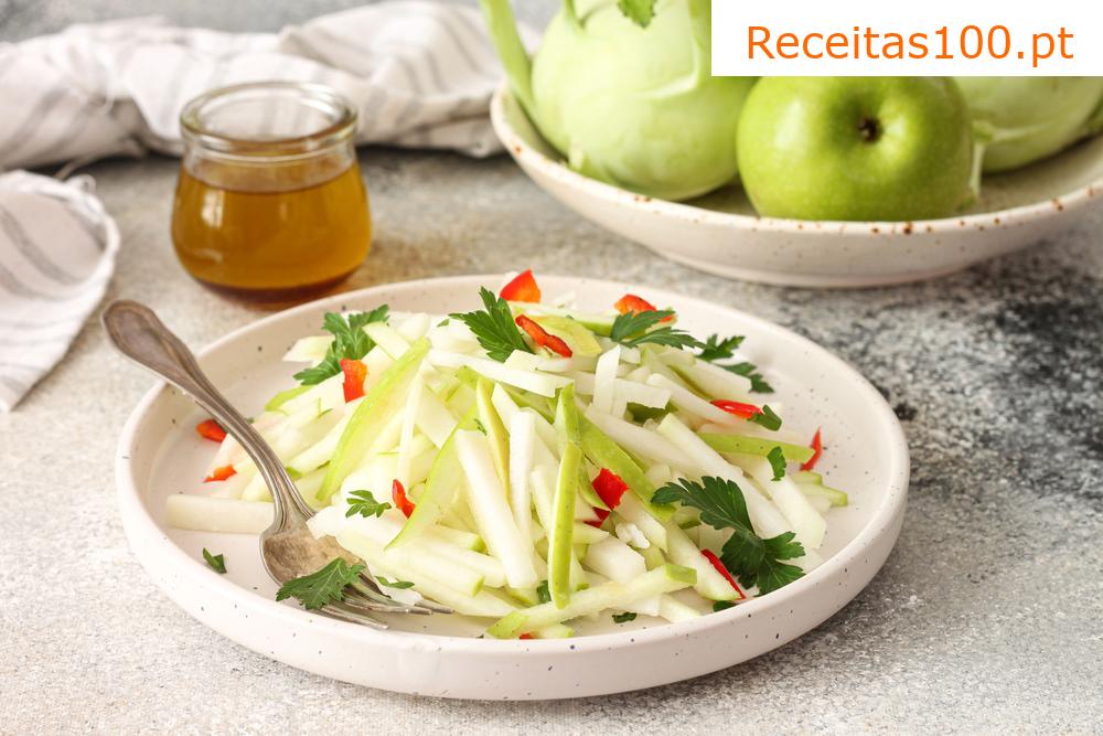 Salada de nabo com maçãs e cenouras