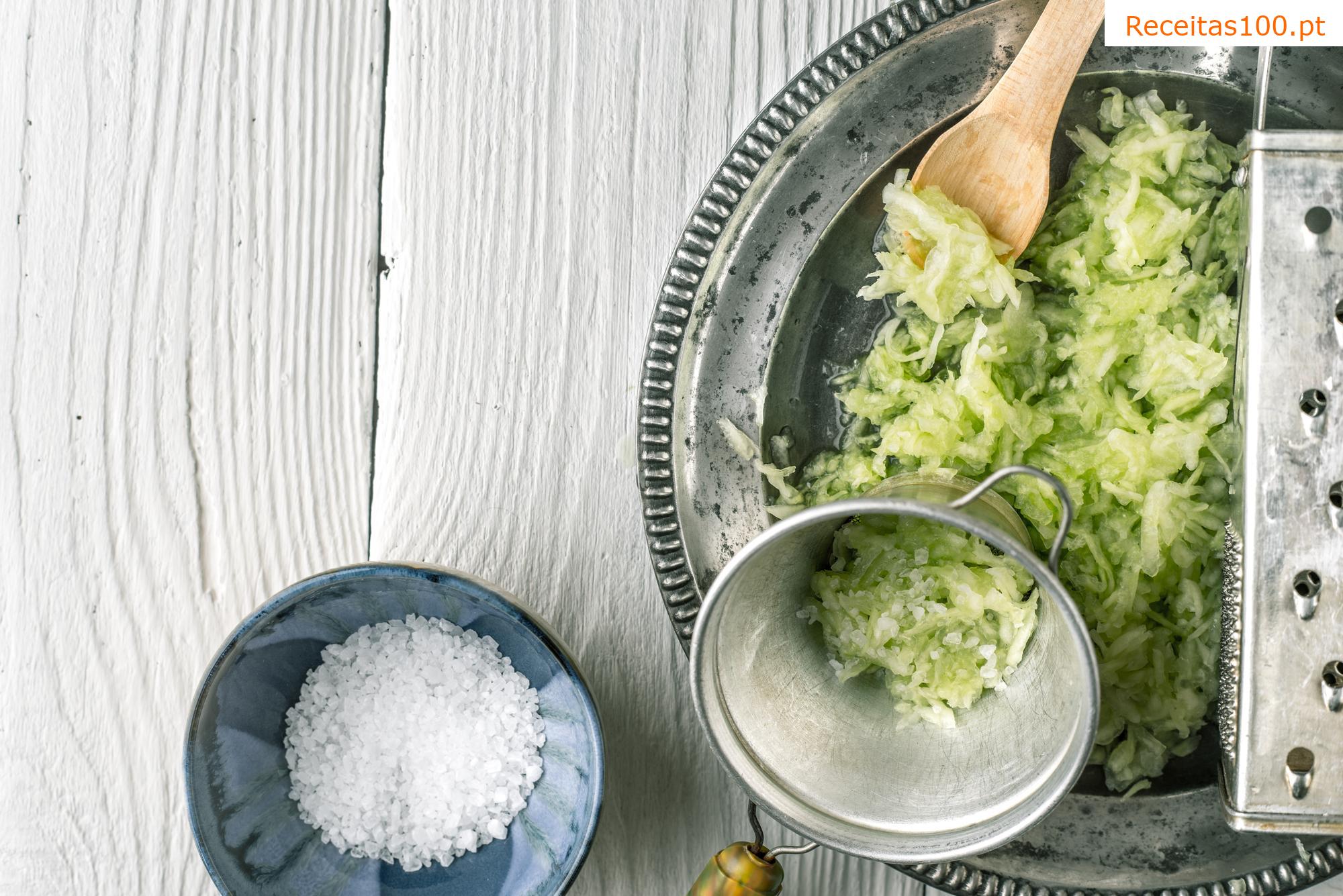 Salada de pepino com cebola