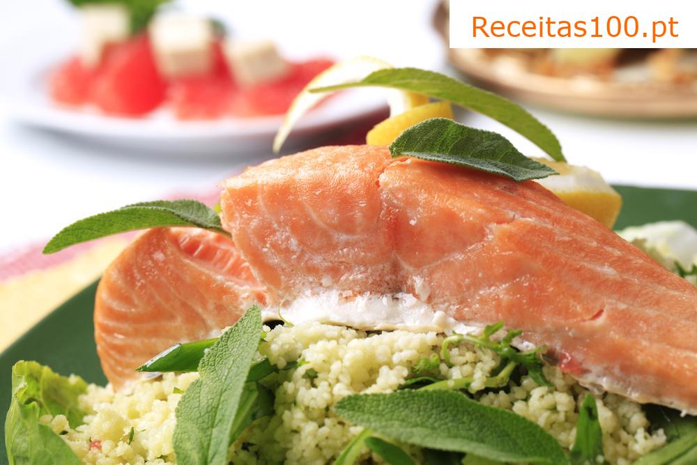 Salmão com salsa