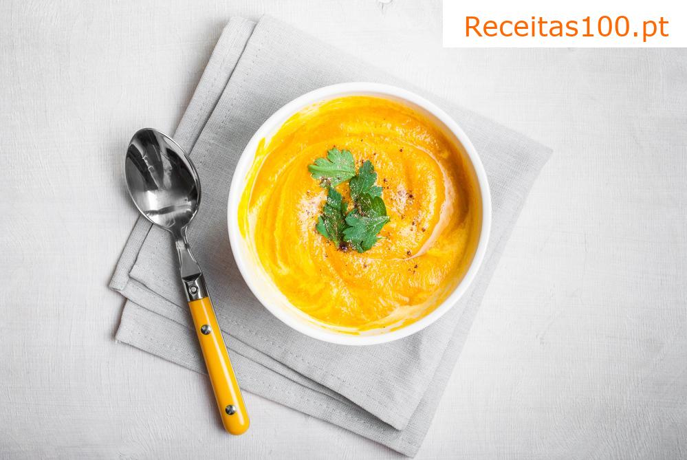 Sopa cremosa de abóbora