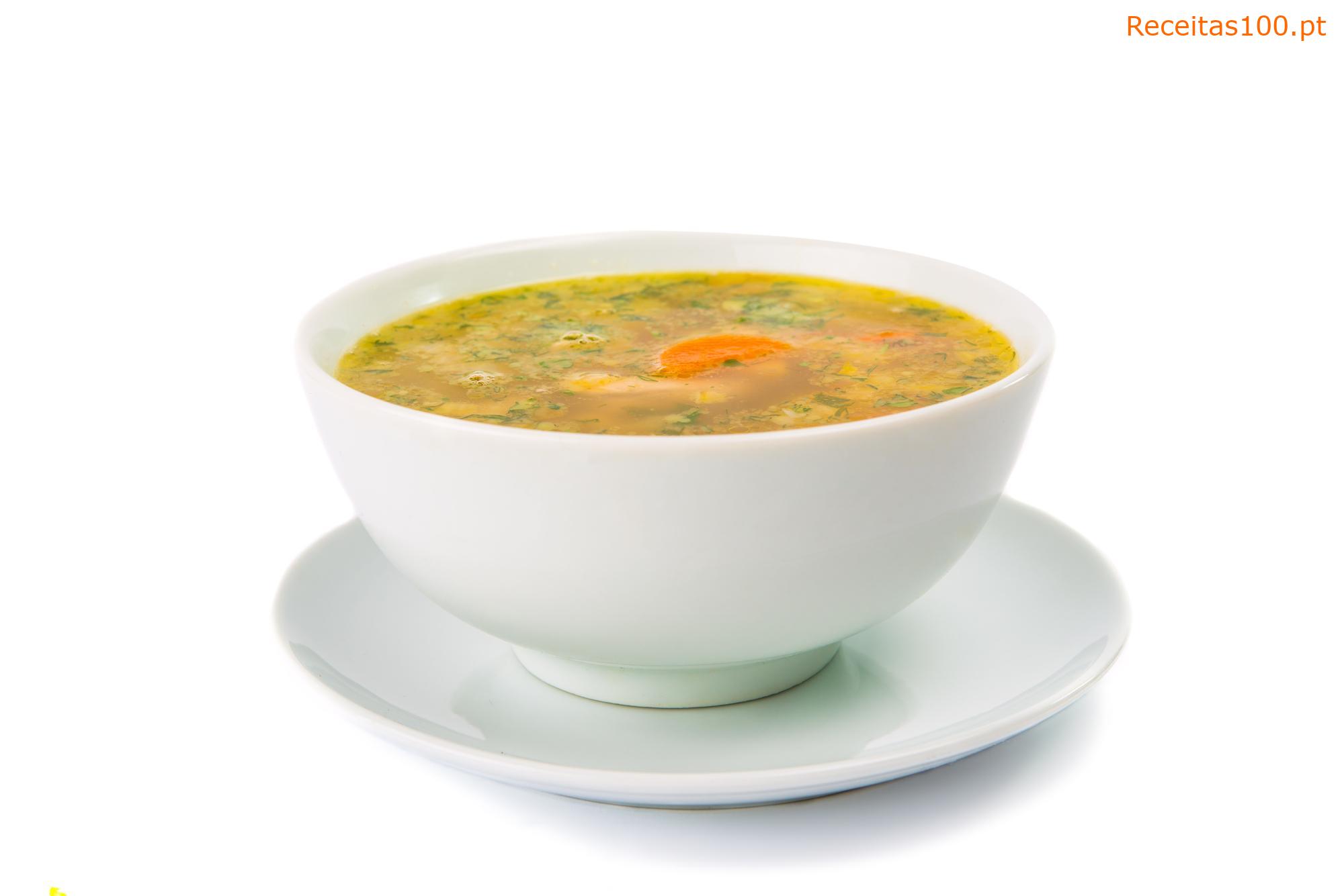 Sopa de frango com miúdos (sem gordura)
