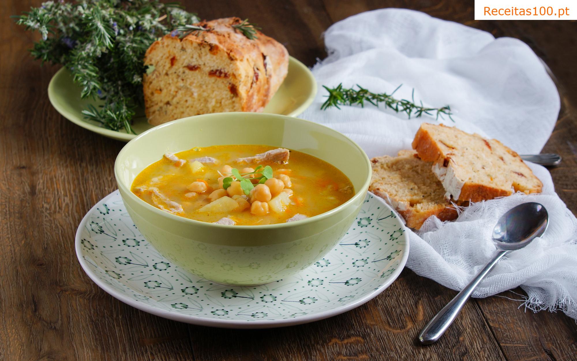 Sopa de grão-de-bico com legumes