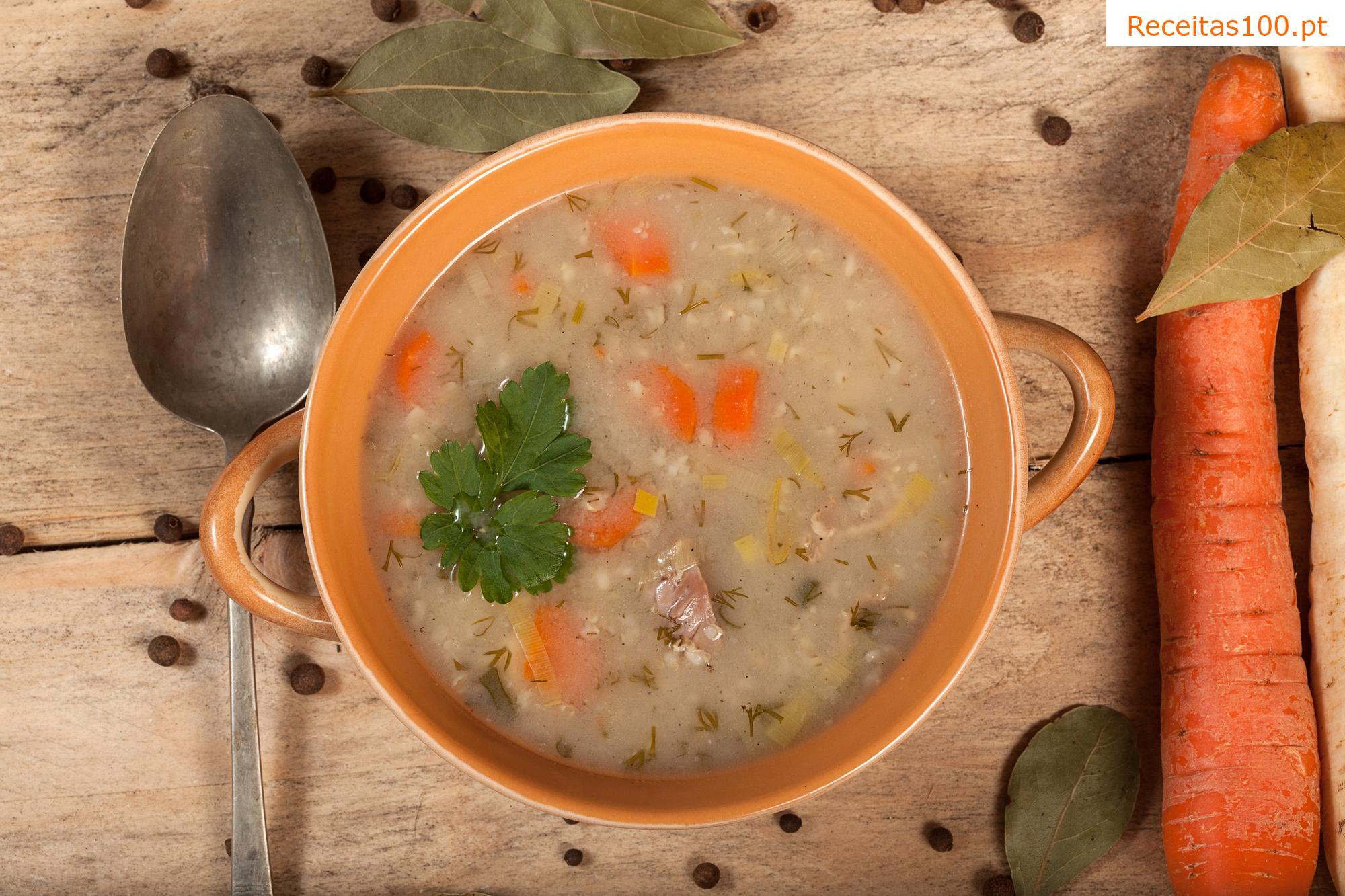 Sopa de legumes com trigo sarraceno