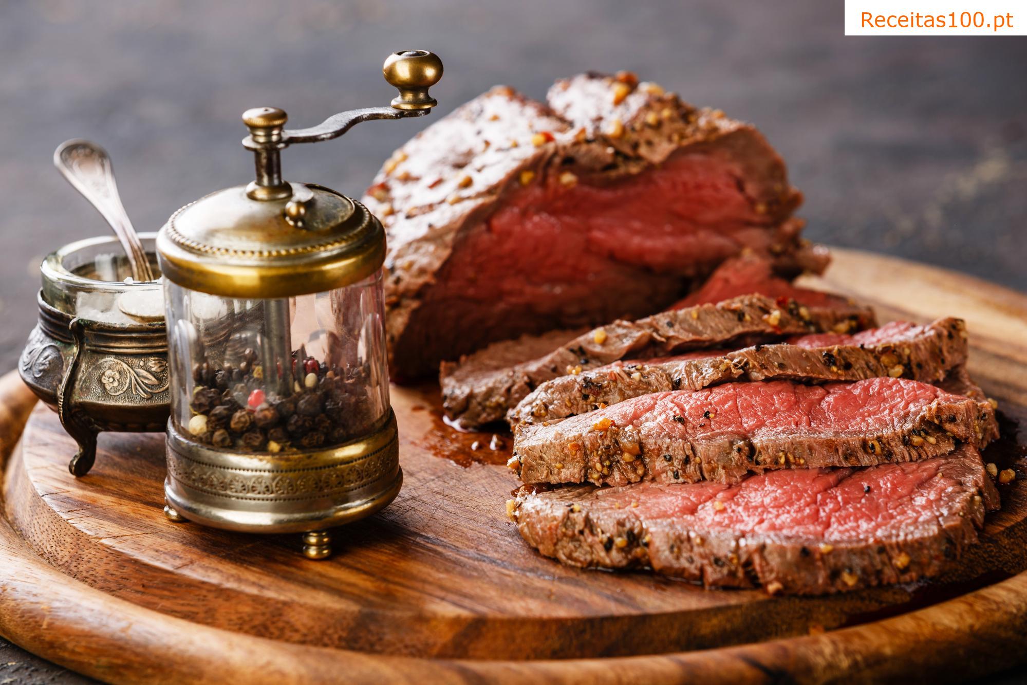 Tiras de carne bovina com ameixas secas, cogumelos e nozes (sem gordura)
